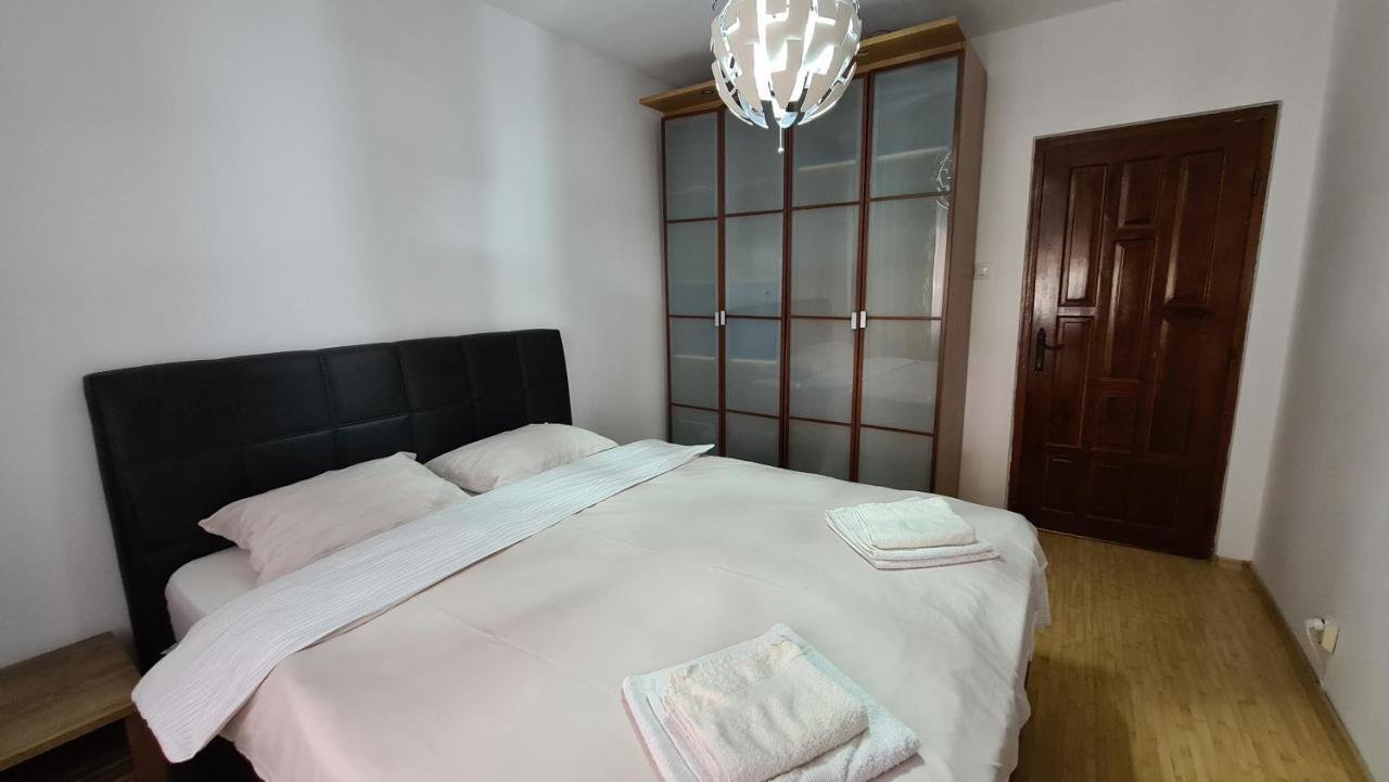 White Glamour Apartment