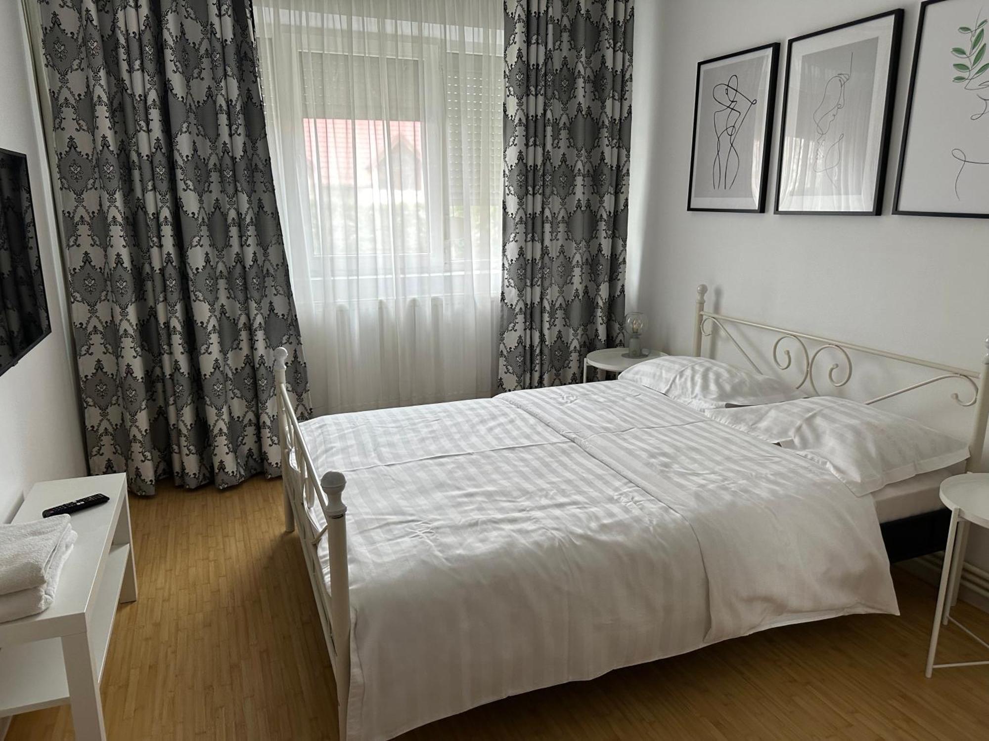 Apartment White Glamour
